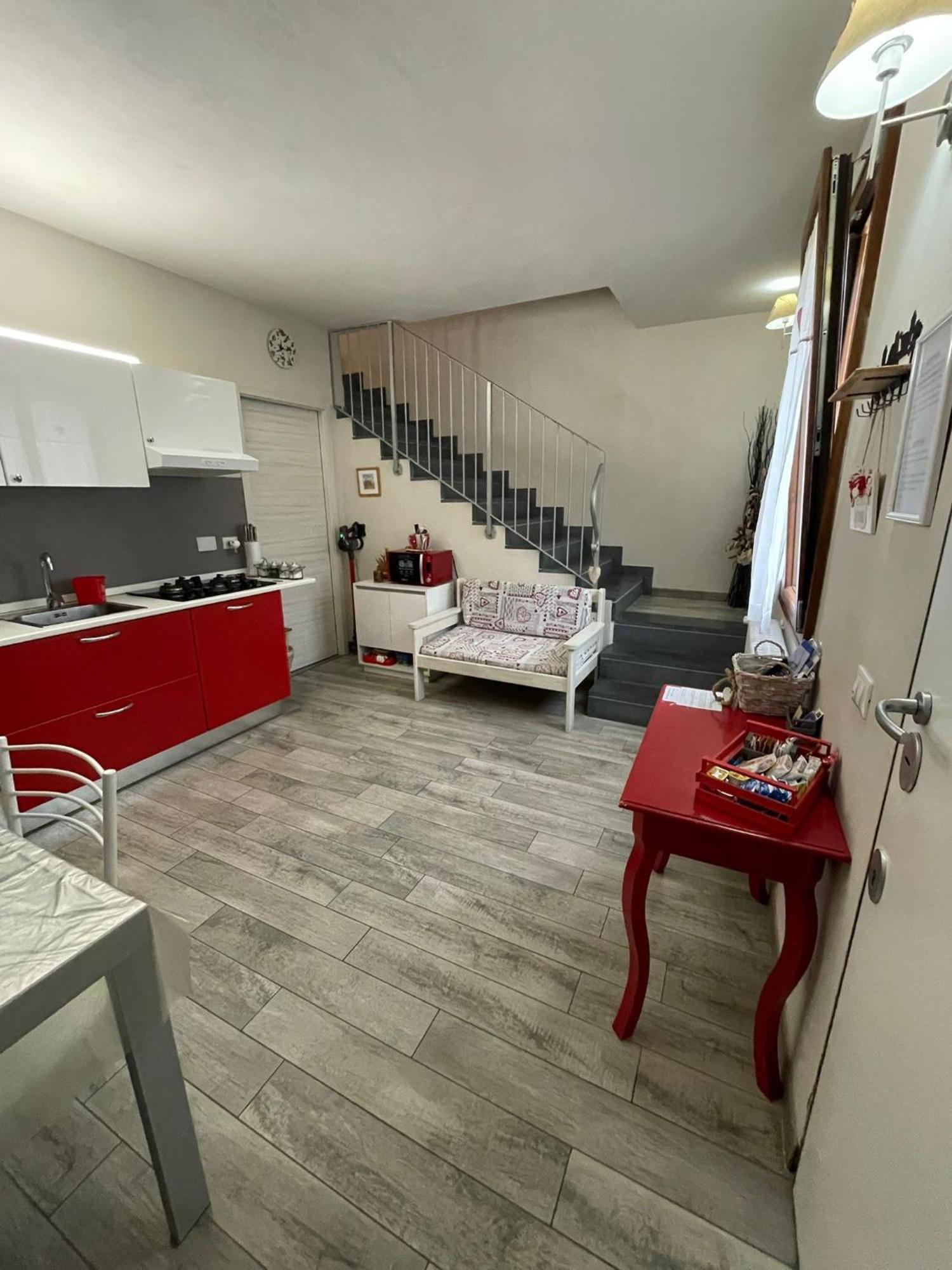 Вилла La Casa Delle Rondini Монтелупо-Фьорентино Экстерьер фото